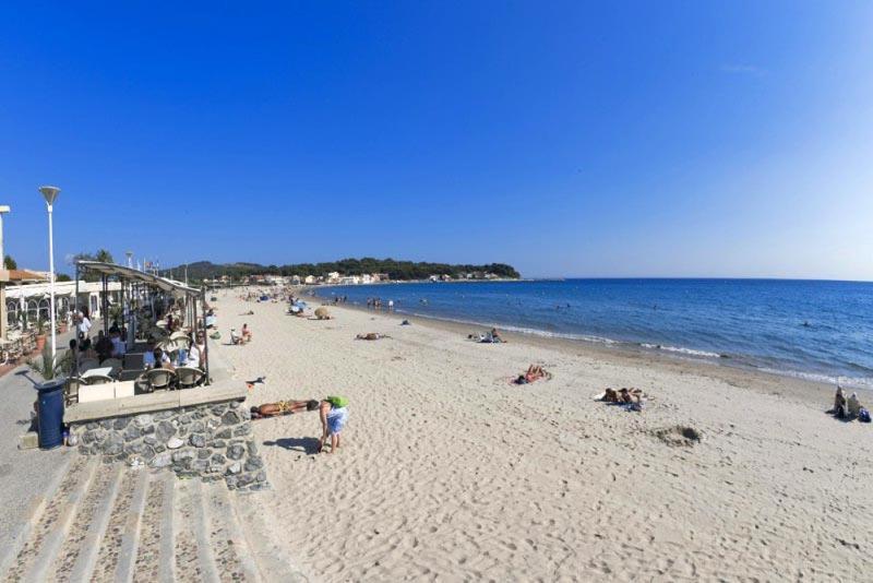 Studio Le Monroe Les Pieds Dans L'Eau 10 M De La Mer La Seyne-sur-Mer Exterior photo